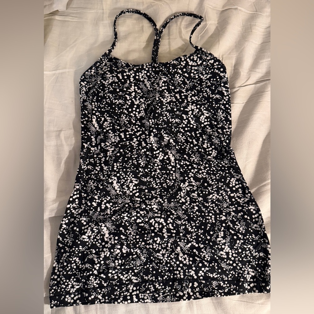 lululemon tank with built in bra, size 4, black/white